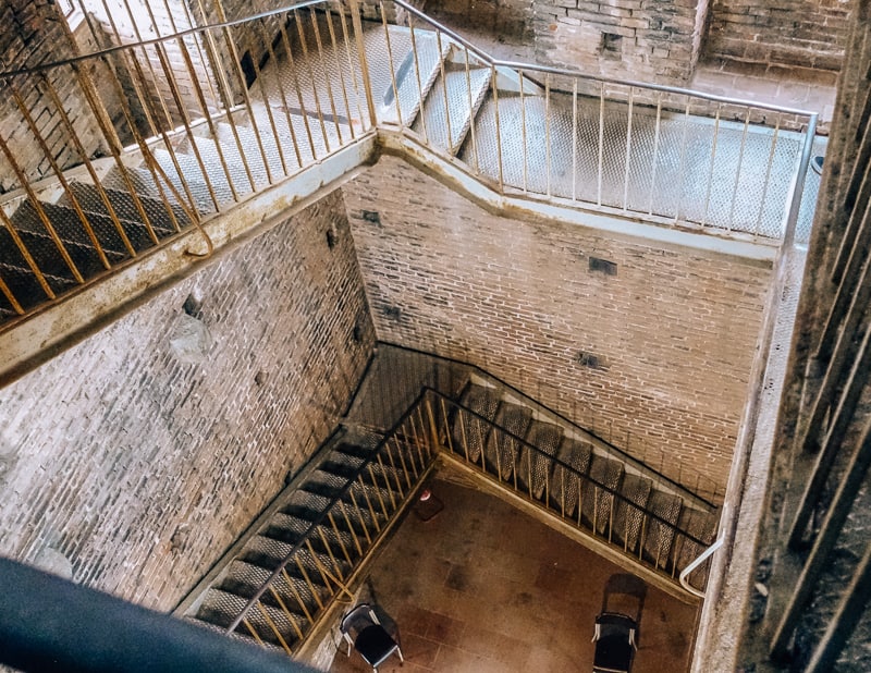 Climbing up the Guinigi Tower in Lucca