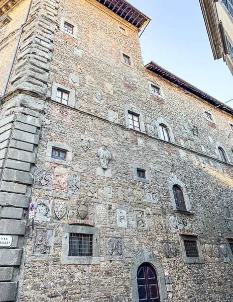 coats of arms found in piazza signorelli in cortona