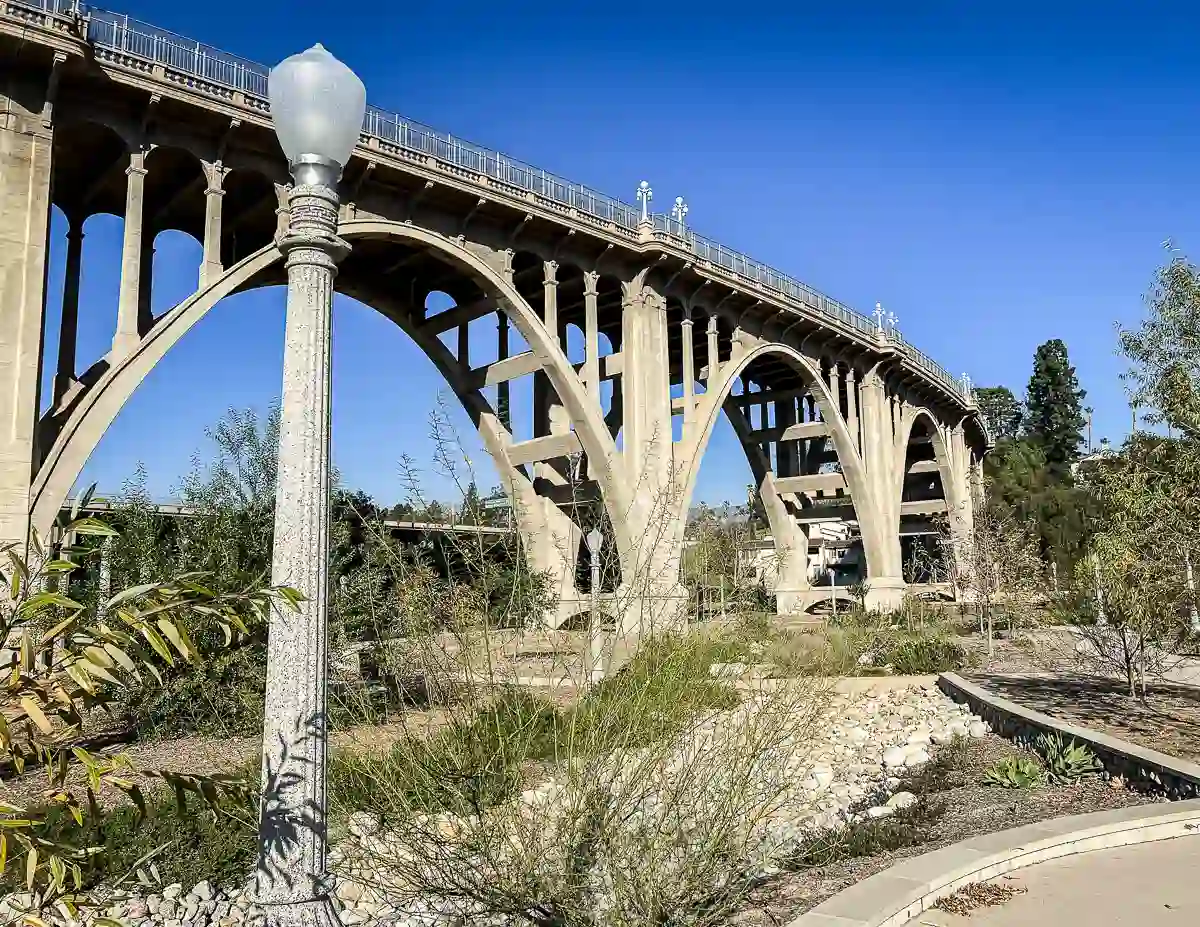 featured page image | explore pasadena california | view of colorado street bridge from Desiderio Neighborhood Park in Pasadena